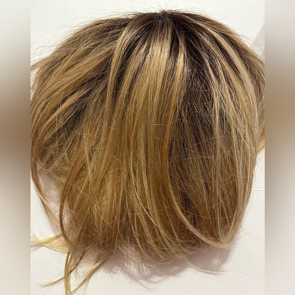 Hairdo Simply Charming Bob Chin Straight Wig Ombre 17H184 - Picture 9 of 10